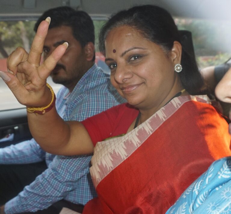 kavitha car 1